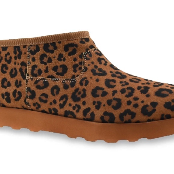 Time and Tru Shoes - TIME and TRU Womens Leathers UpperSlip On Boot Size 6 Animal Print New